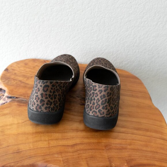 Clarks Cloudsteppers Sillian Firn Leopard Print Slip-Ons | Size 9.5 - Picture 4 of 6